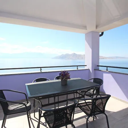 In Mit Eigenem Balkon By Interhome Apartament Baška