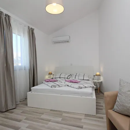 In Mit Eigenem Balkon By Interhome Apartamento *